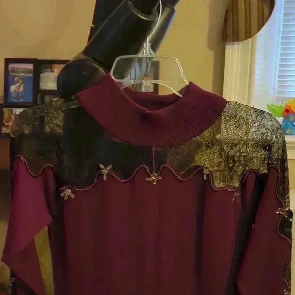 Venus sweater dress. Purple and size small. - Picture 2 of 4